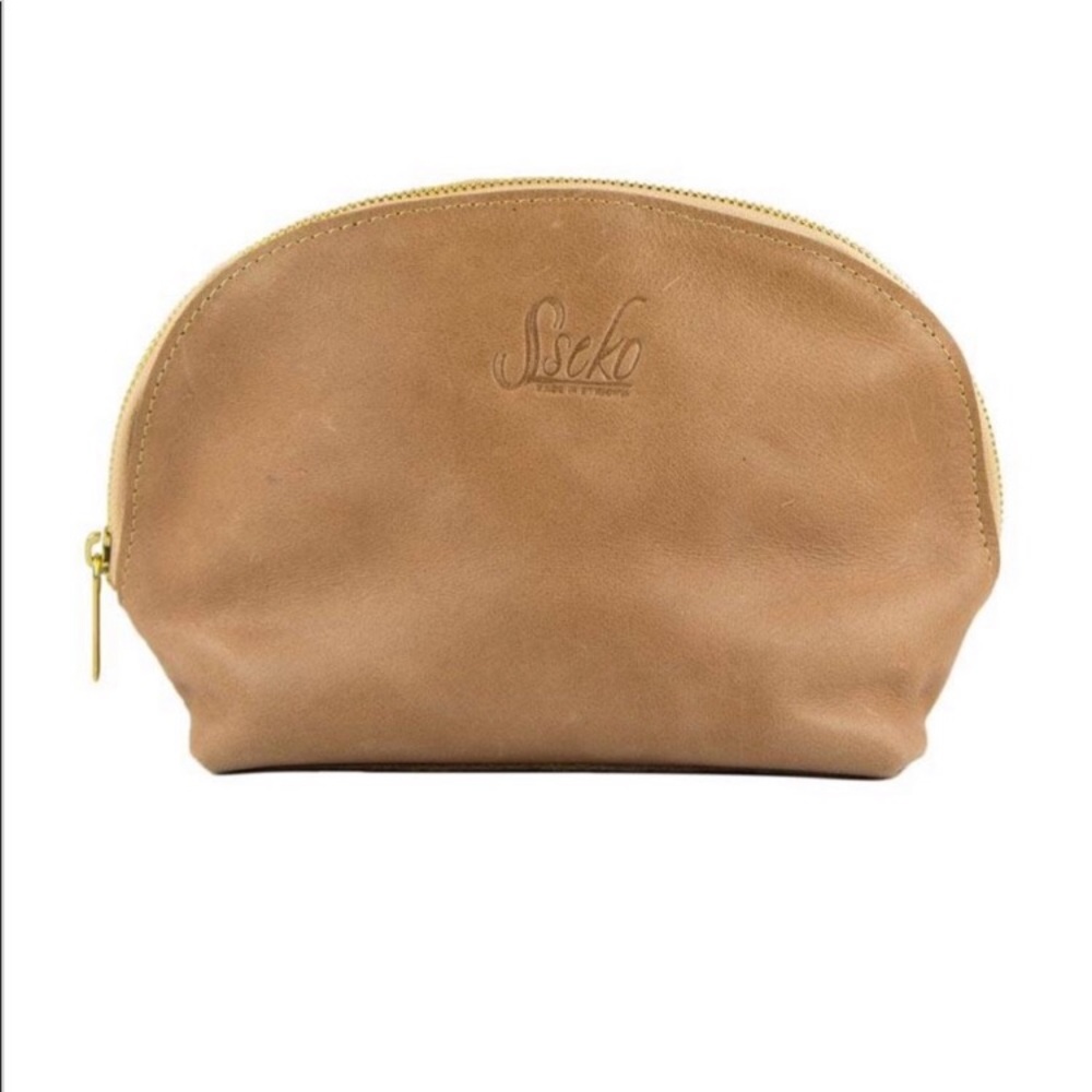 ✨NWT Sseko Oyster Cosmetic Bag✨